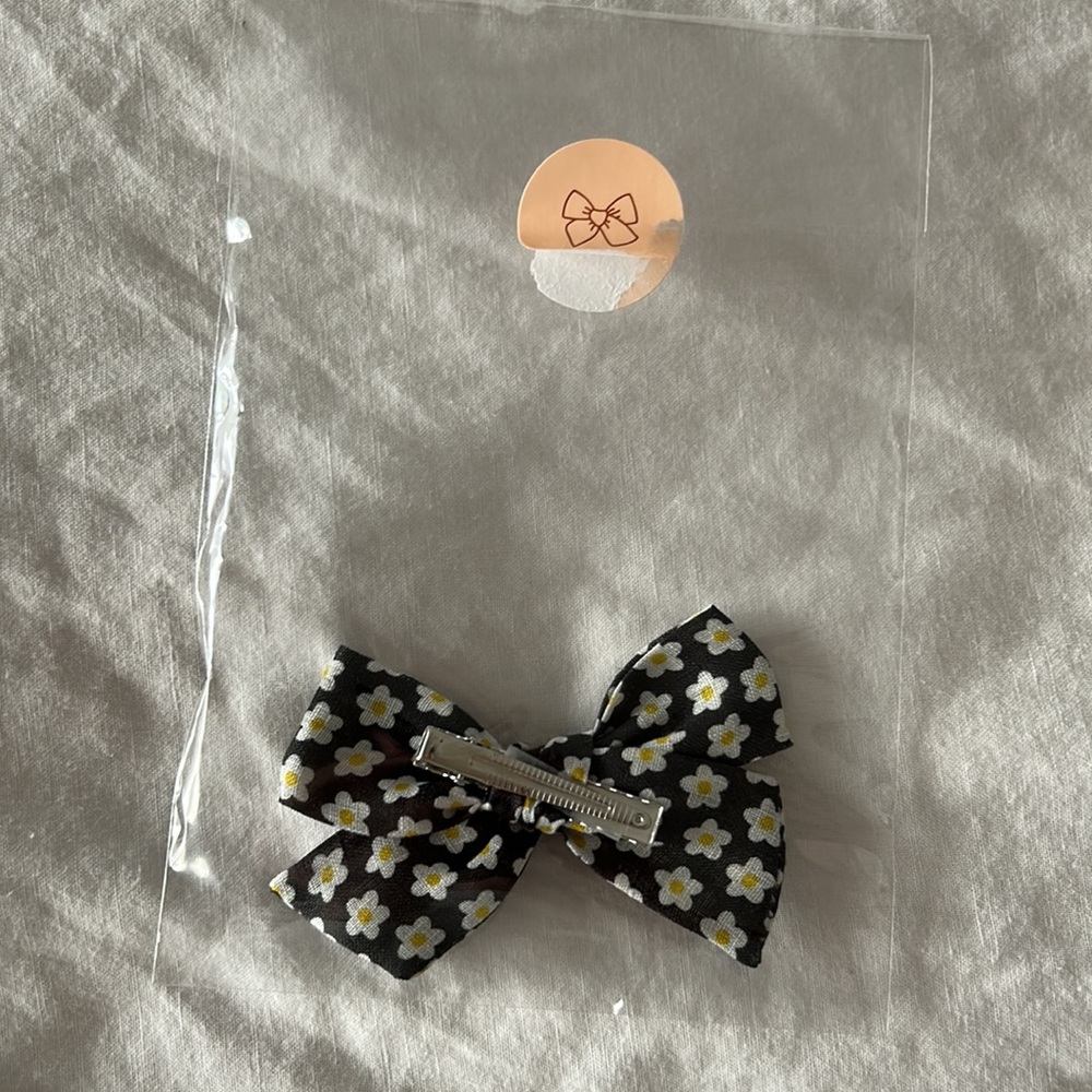 Little Poppy Co Bow - Picture 3 of 3